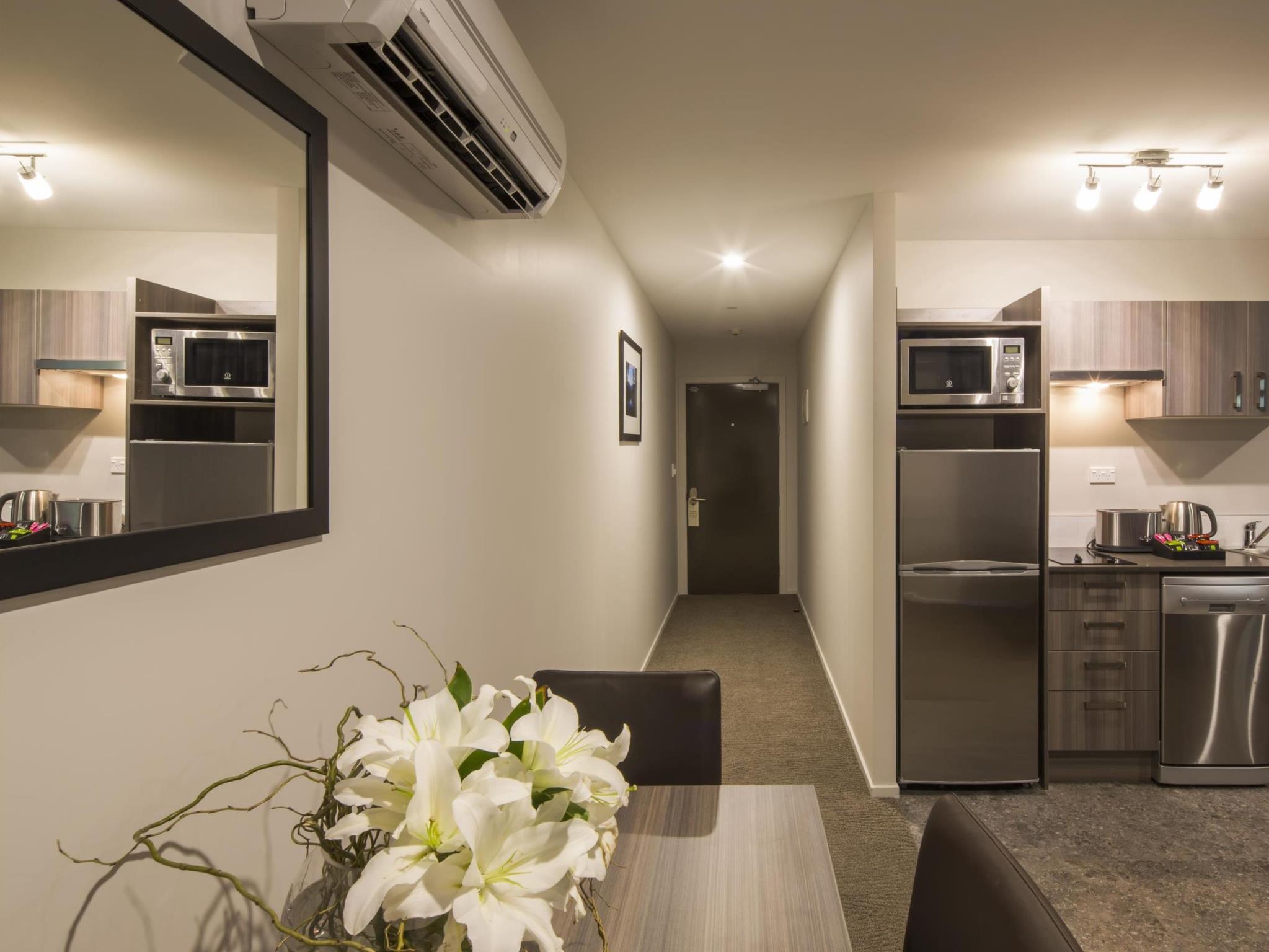 Ramada Suites By Wyndham Queenstown Remarkables Park Hotel 4*