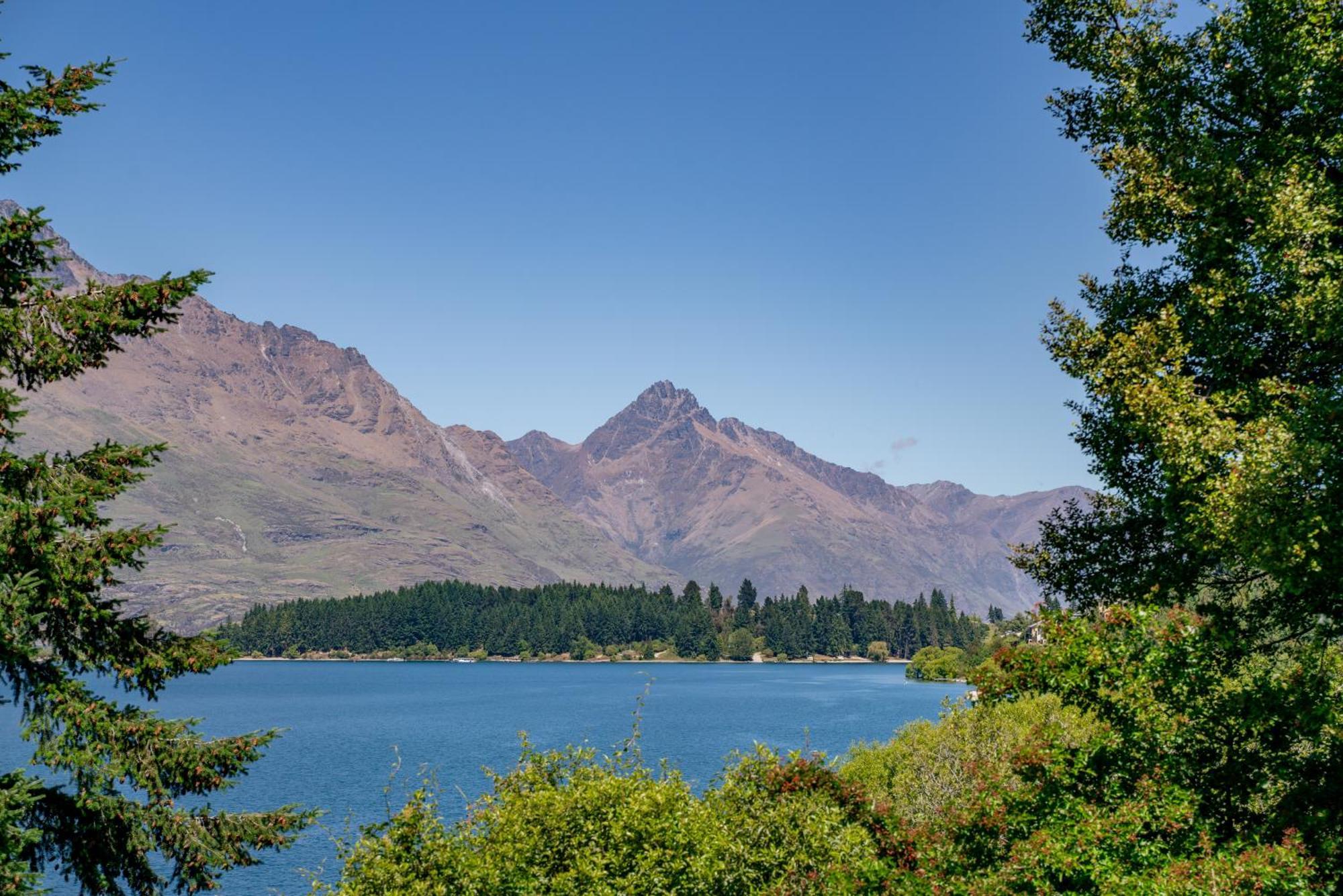 Lakefront Living At Remarkables Retreat - Eight * Queenstown