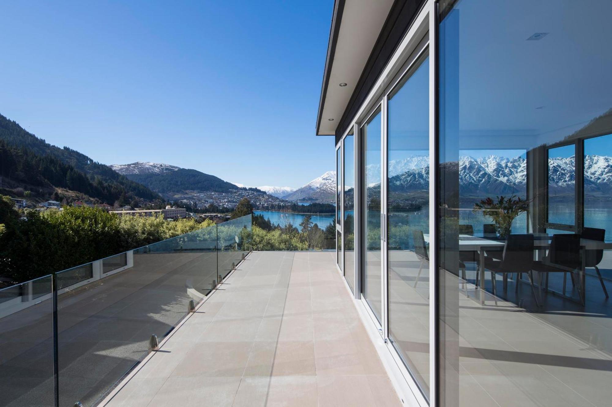 The Views And By Staysouth Queenstown