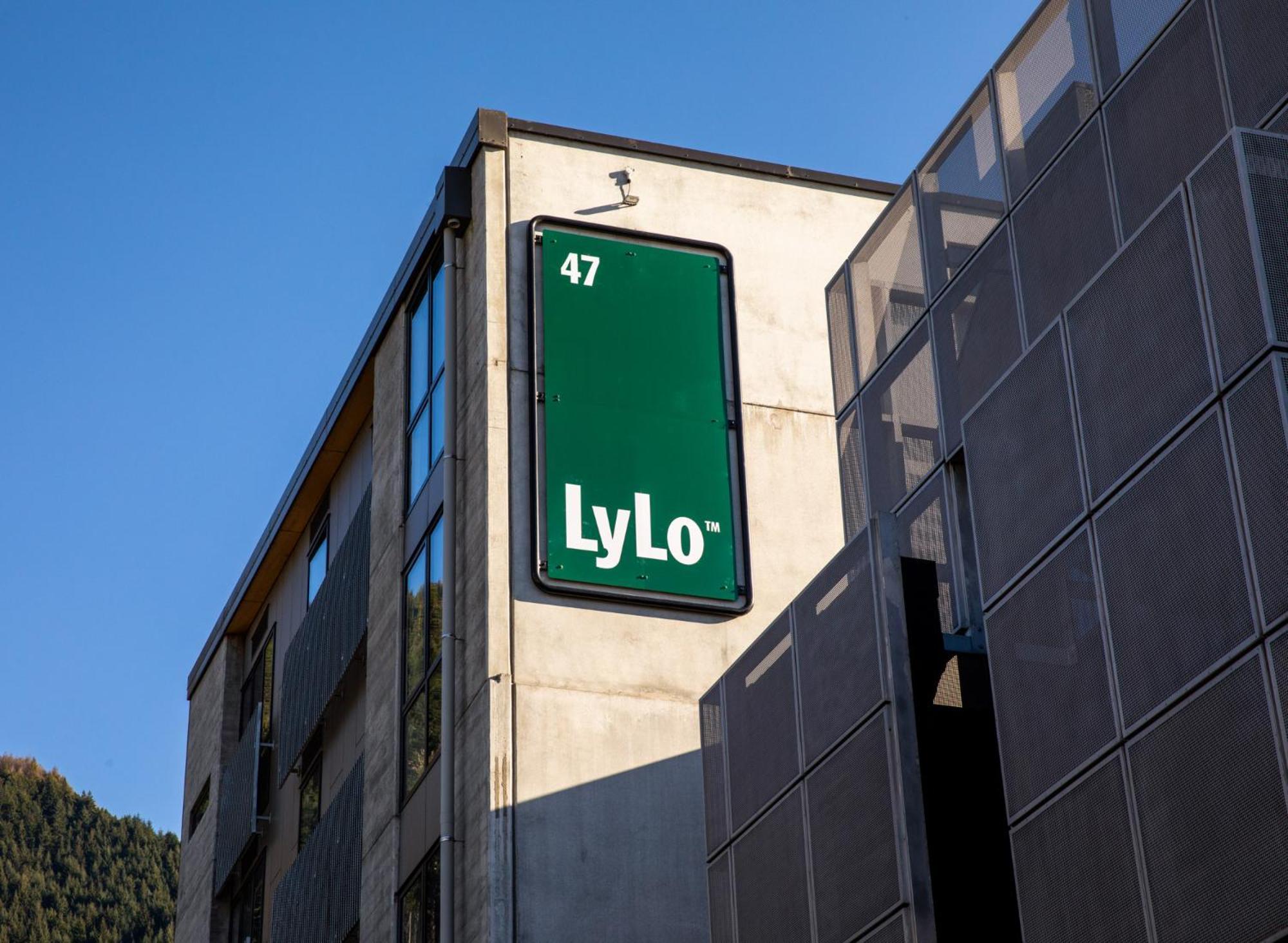 Lylo *