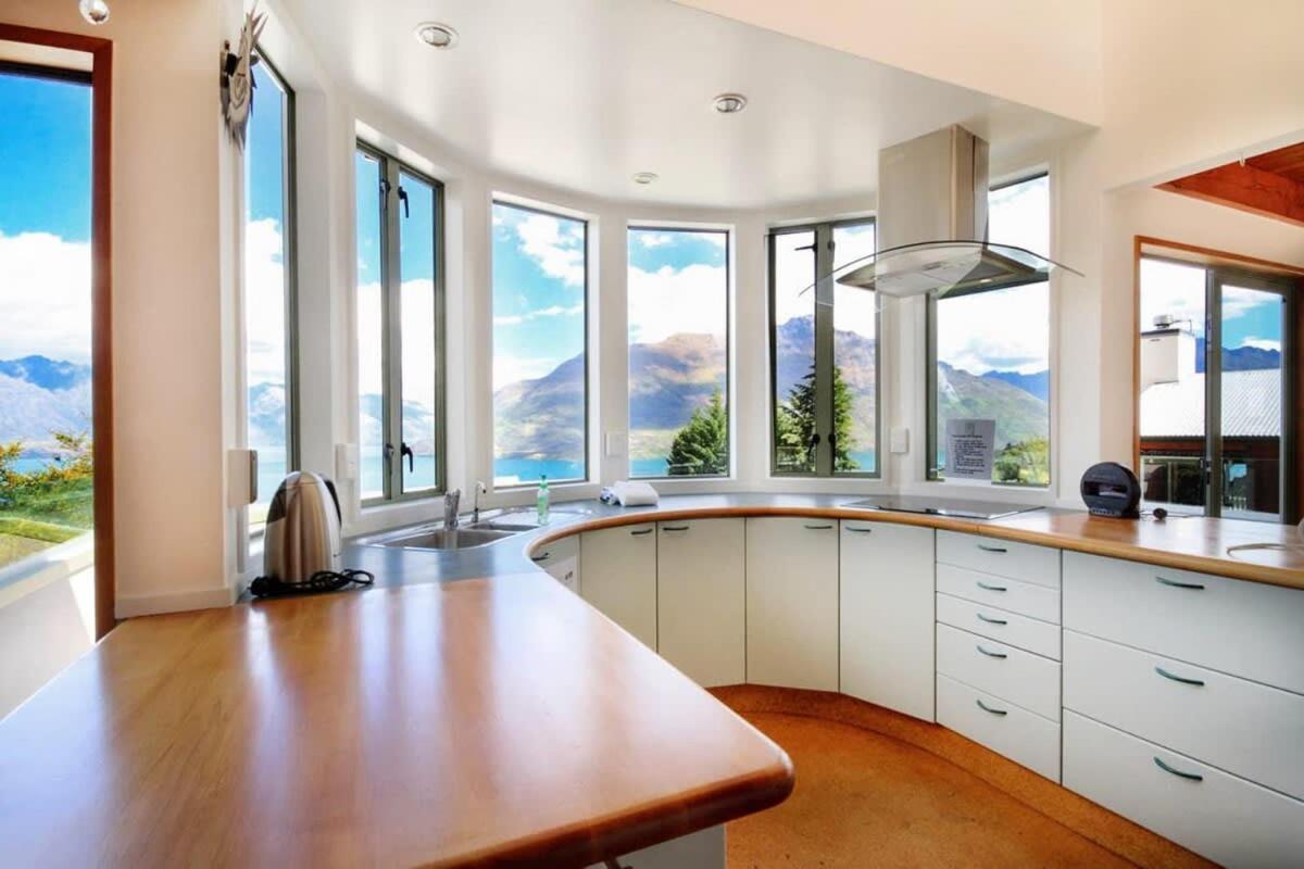 Ruby's Fernhill Vista *