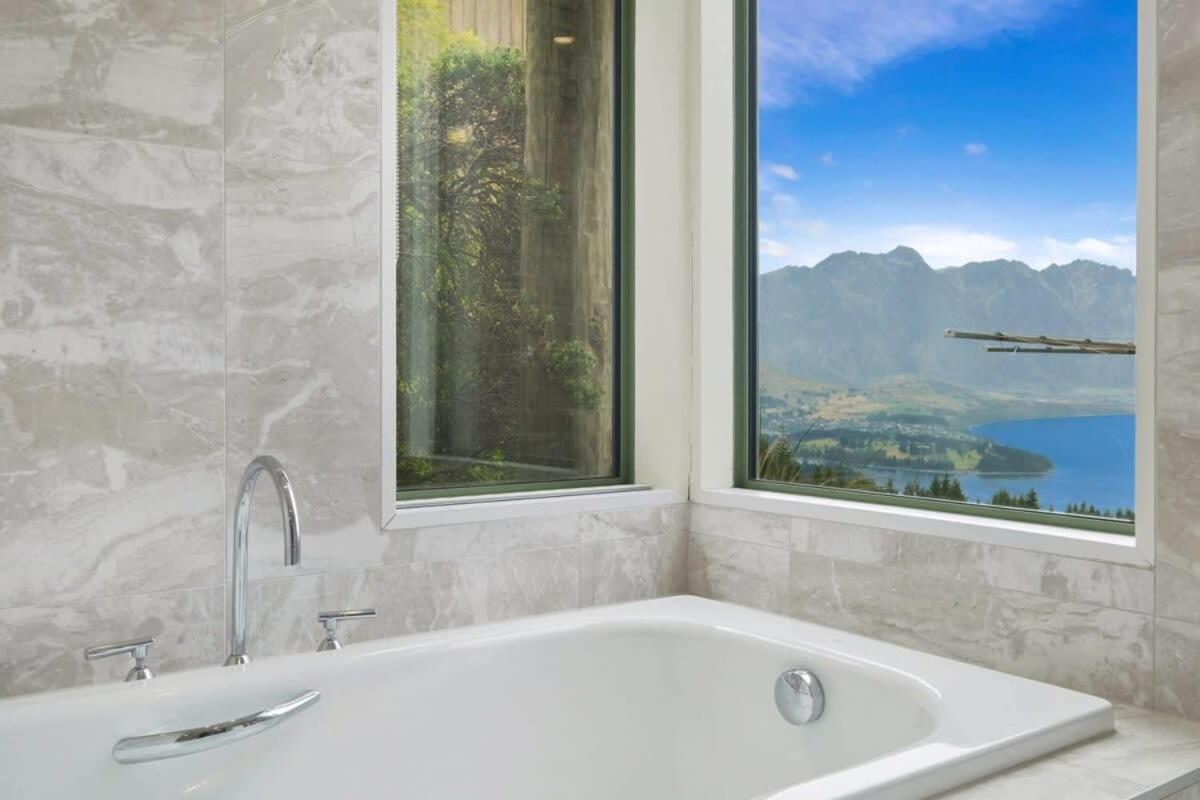 Ruby's Fernhill Vista Holiday home *