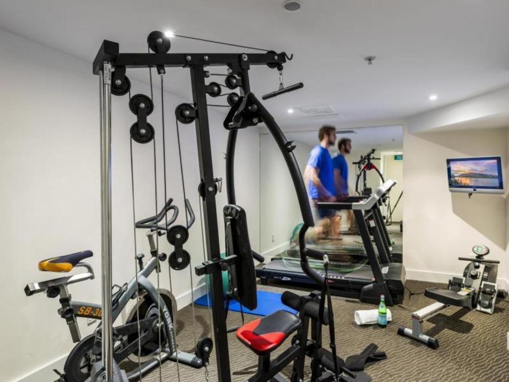 Oaks Club Hotel 4*
