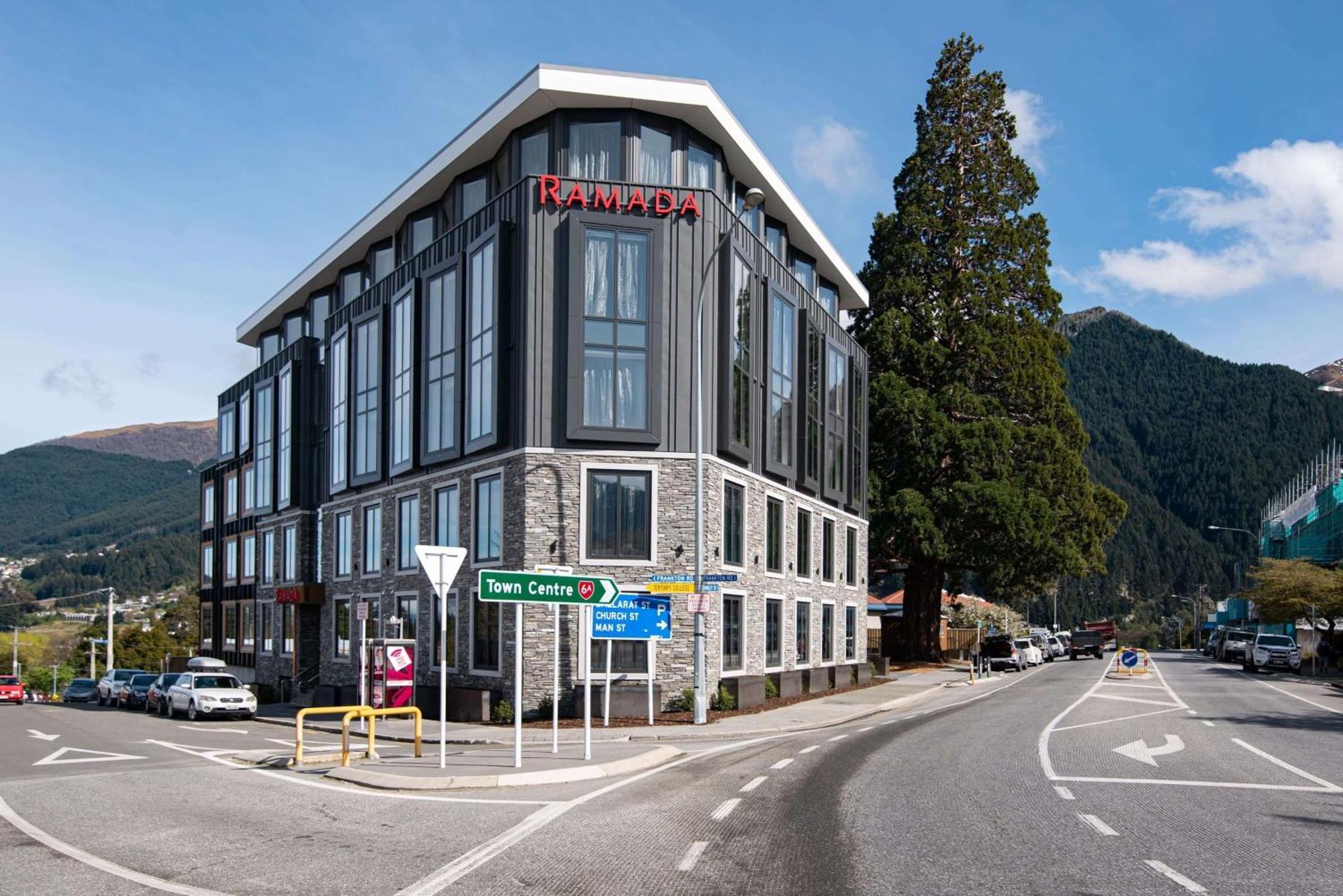 Ramada By Wyndham 4*