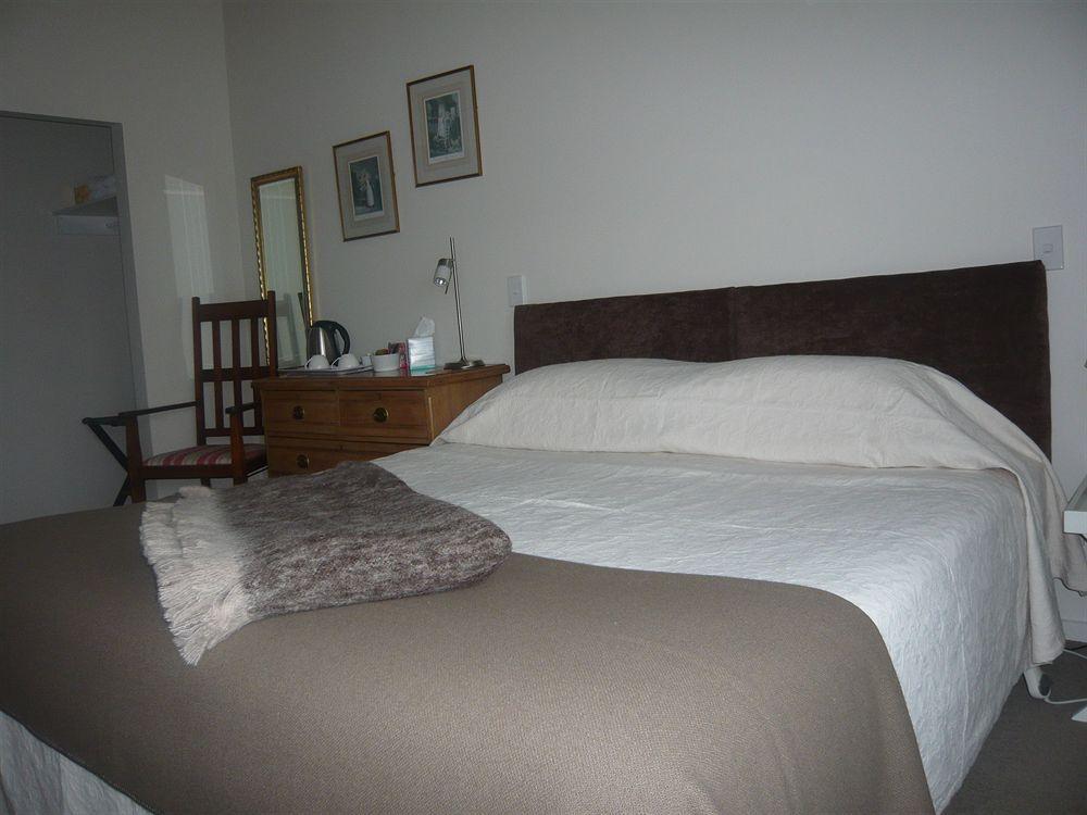 The On The Hill Bed & Breakfast 3*