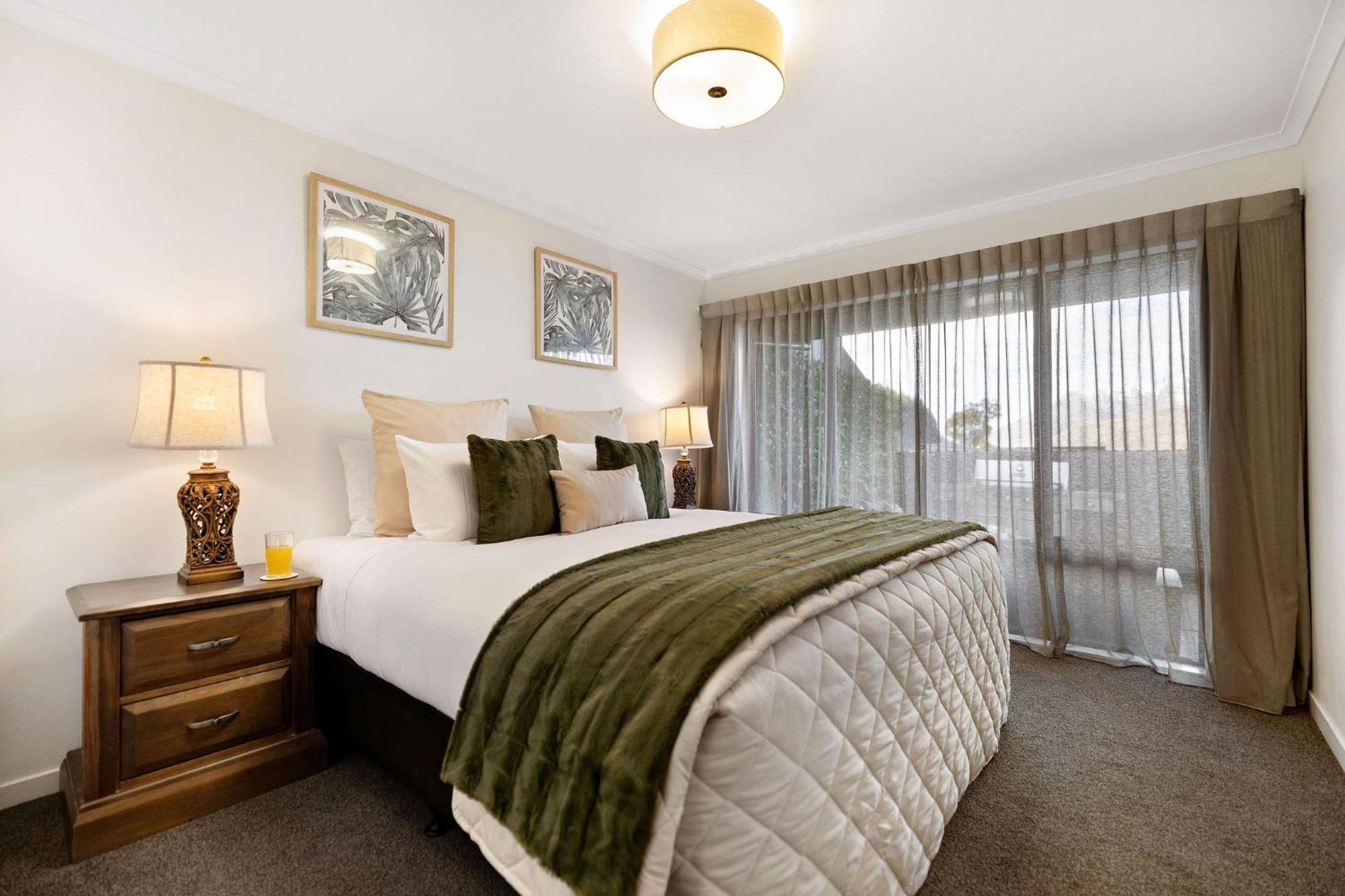 Distinctive Alpine Meadows * Queenstown