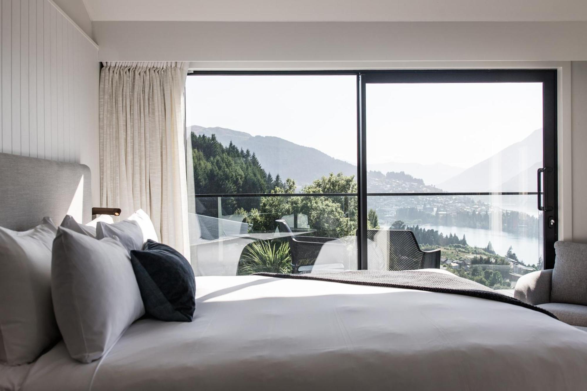 Hotel Kamana Lakehouse 4*