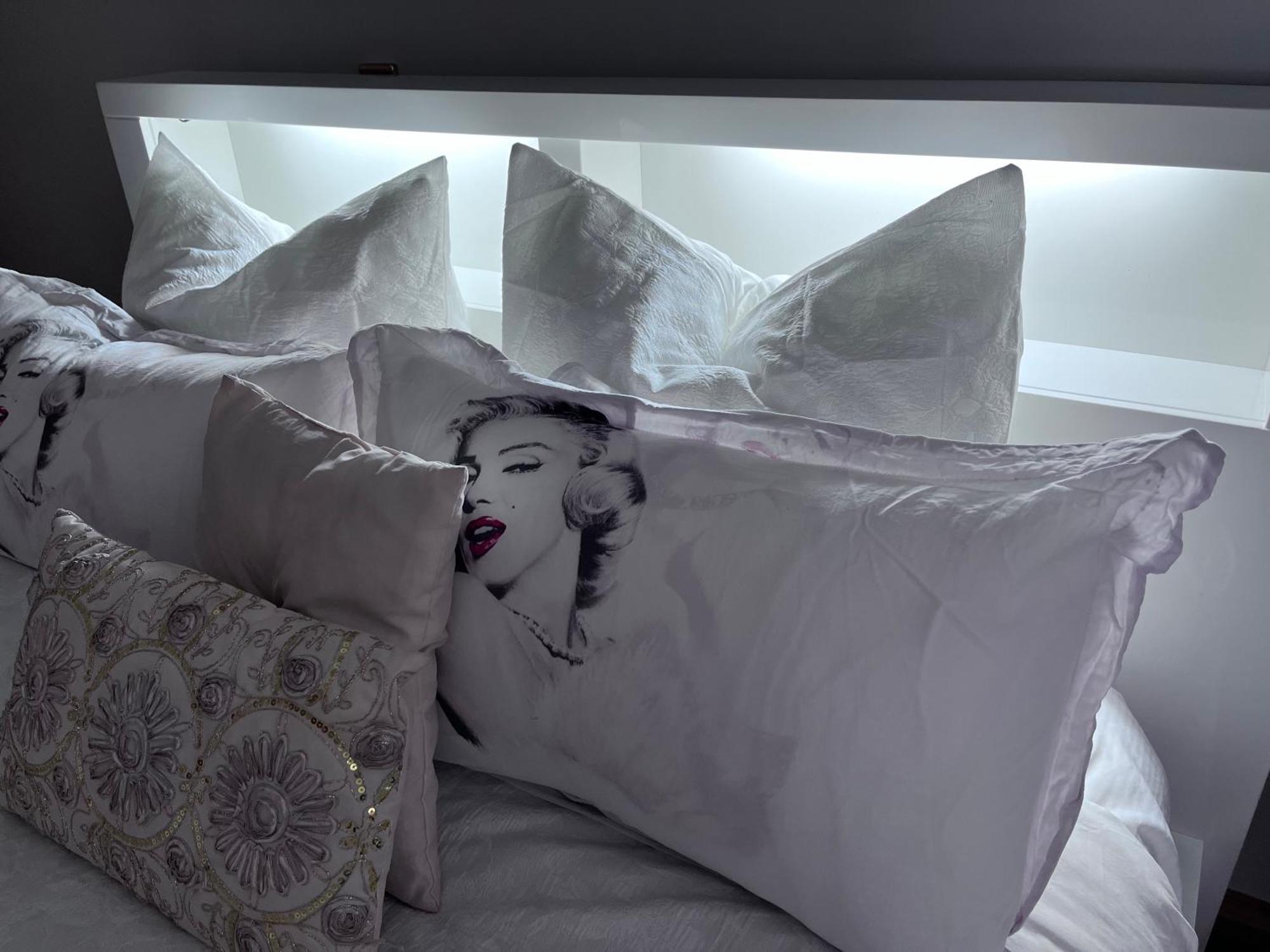 Breakfast At Tiffanys Bed & Breakfast 4*