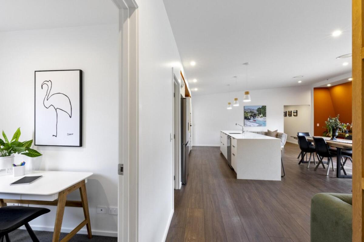 Family Friendly On Peasmoor - Sleeps 8 Holiday home Queenstown