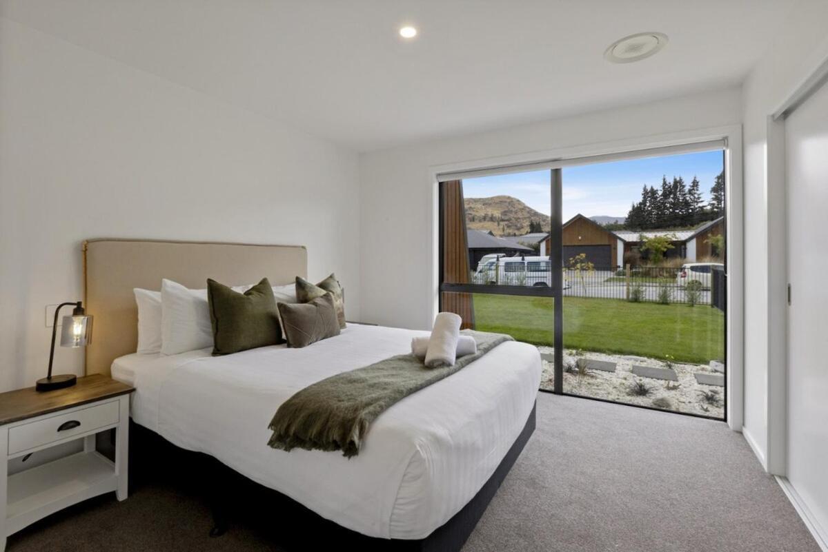 Family Friendly On Peasmoor - Sleeps 8 *