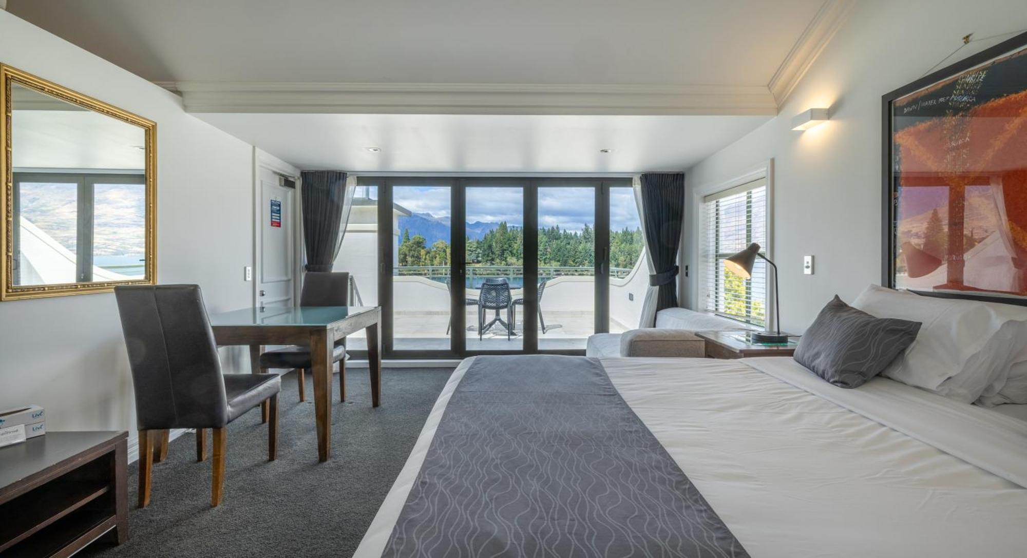 The Waterfront Aparthotel Queenstown