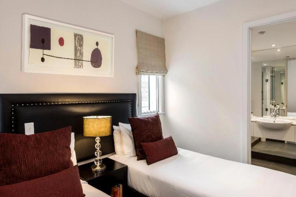 Oaks Club Hotel 4*