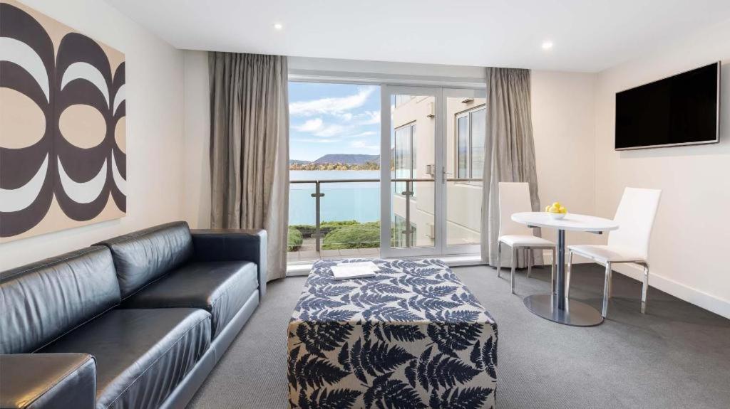Oaks Club Hotel 4*