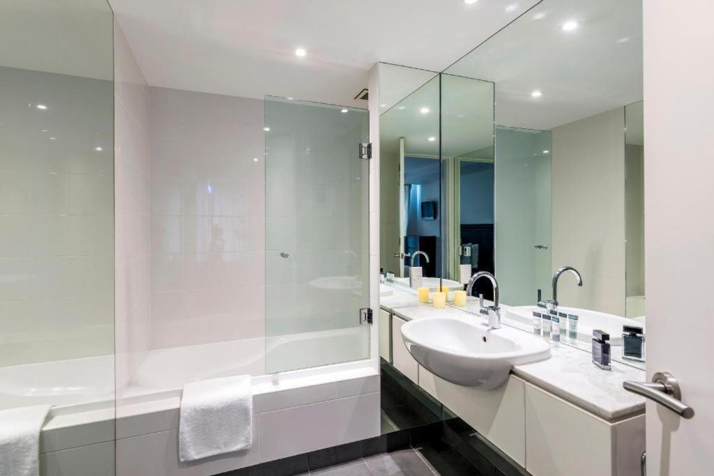 Oaks Club Hotel 4*