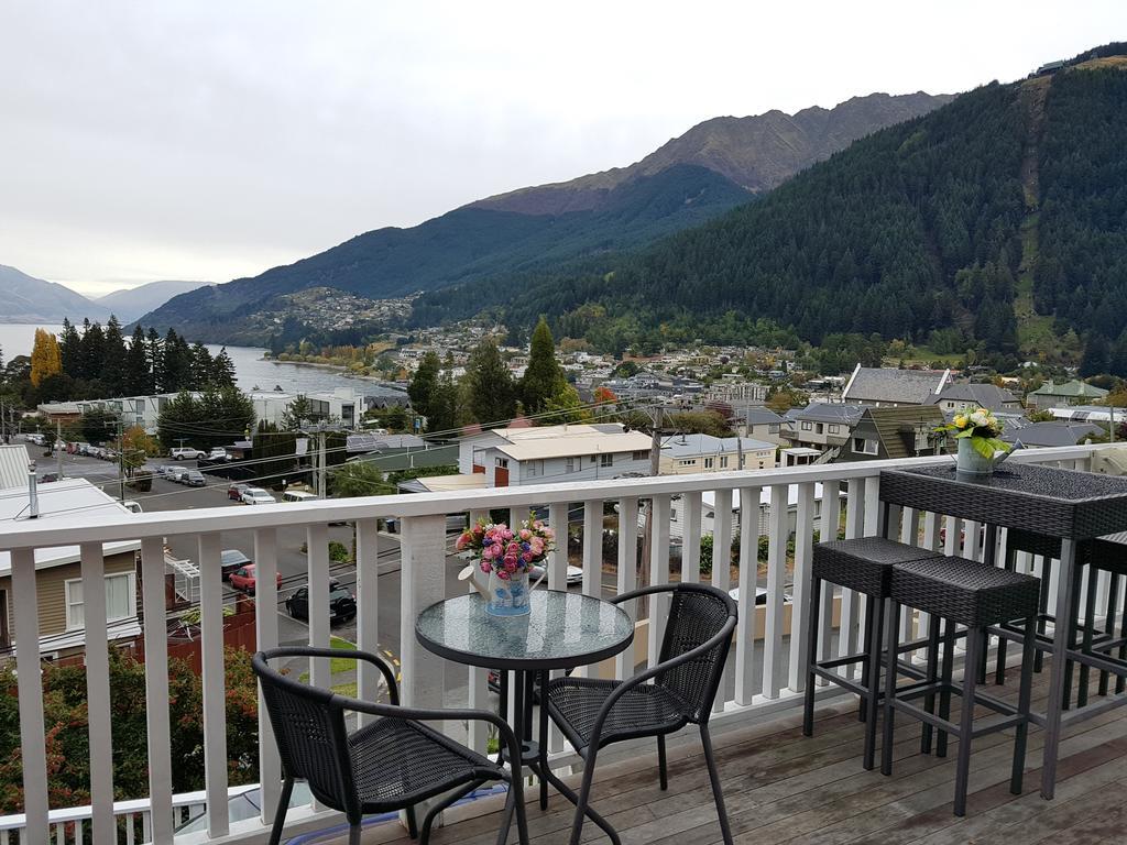 Lakeview With Amazing Rooftop 镇上湖景三室套房 Queenstown