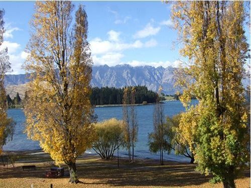 Haka House Lakefront Hostel *