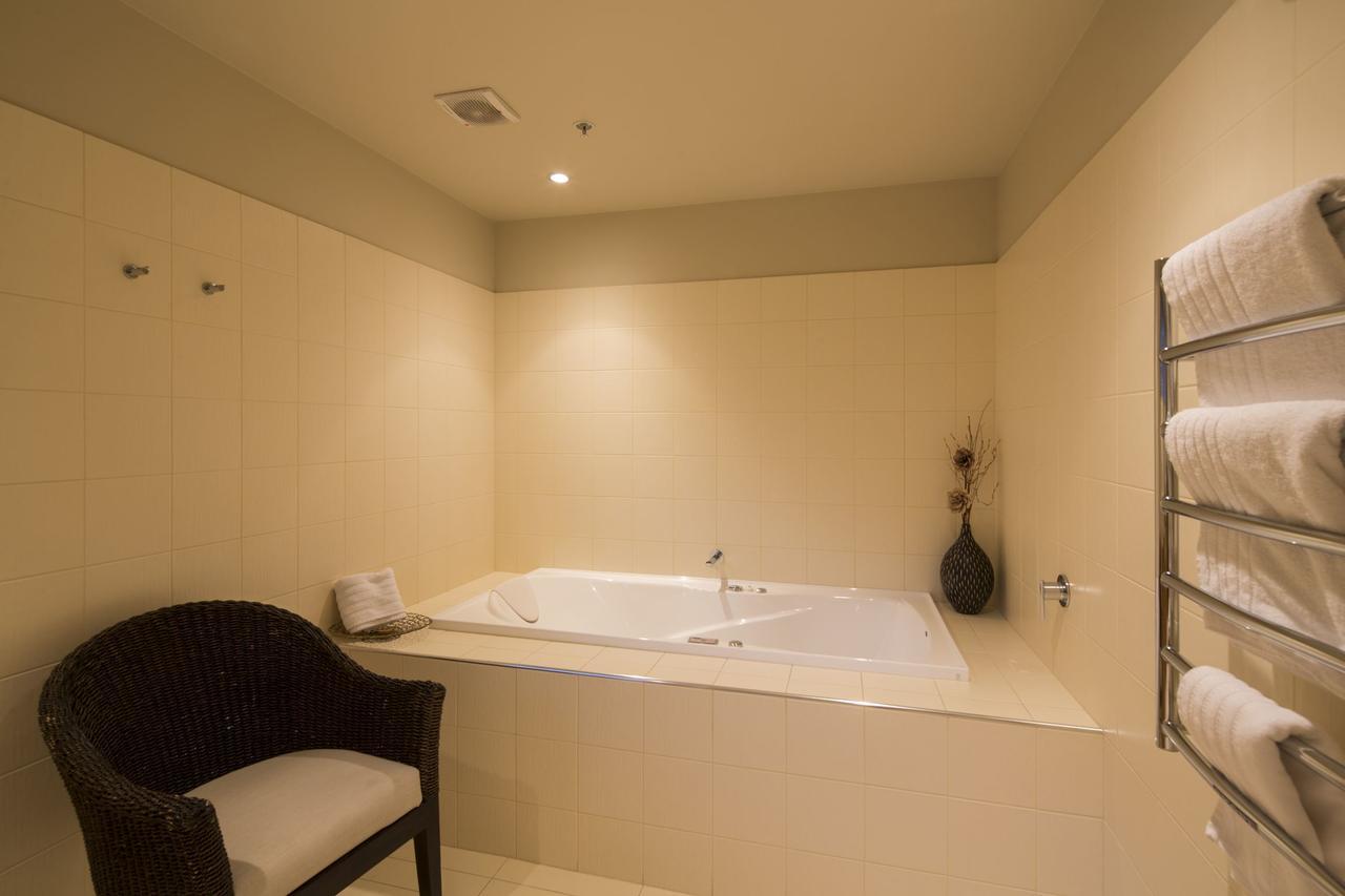 Shotover Penthouse & Spa By Staysouth * Queenstown