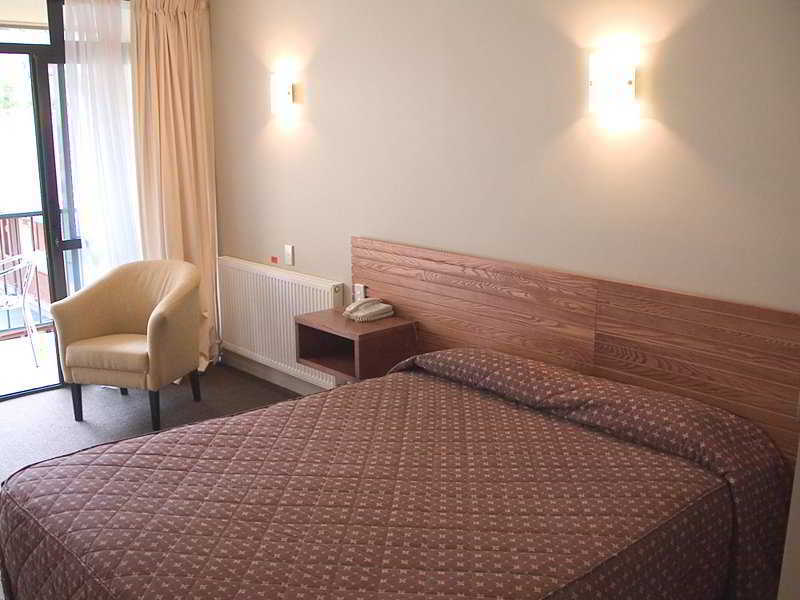 Kamana Lakehouse 4*