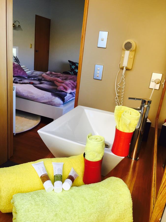 Breakfast At Tiffanys Bed & Breakfast Queenstown