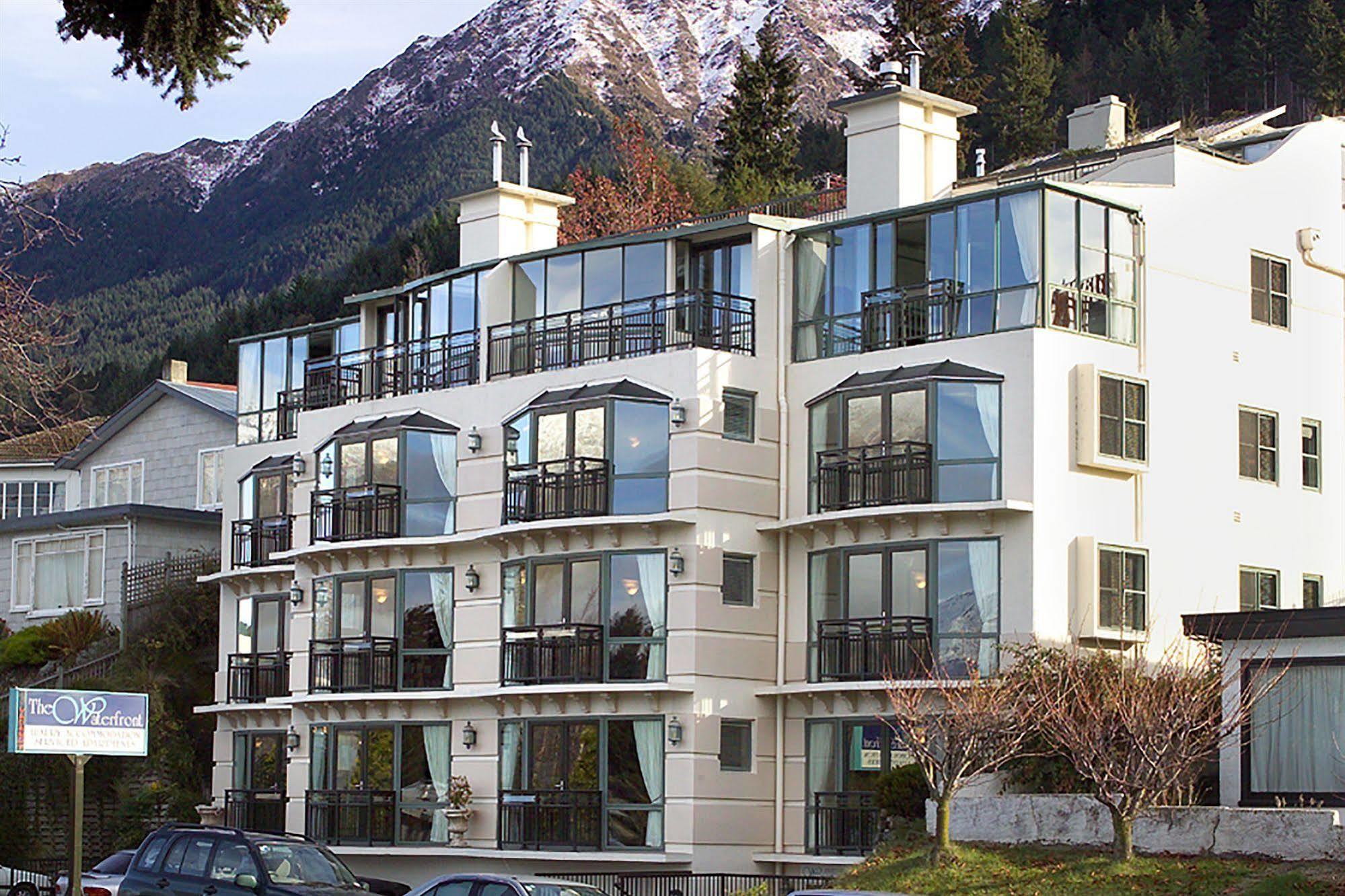 The Waterfront Aparthotel 4*