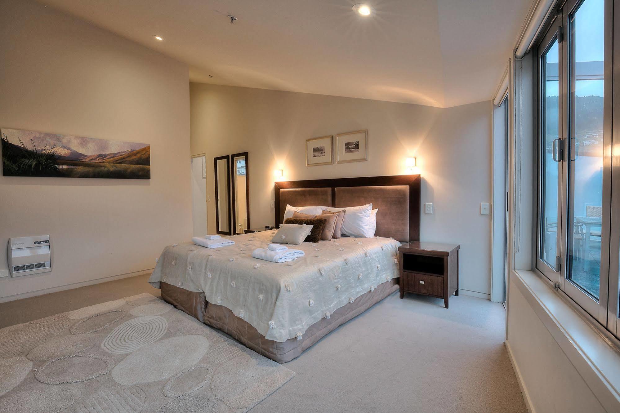 Shotover Penthouse & Spa By Staysouth Apartment Queenstown