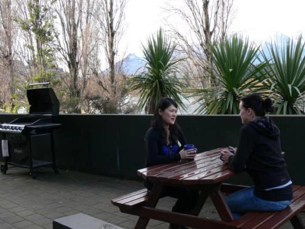 Hostel Haka House Lakefront