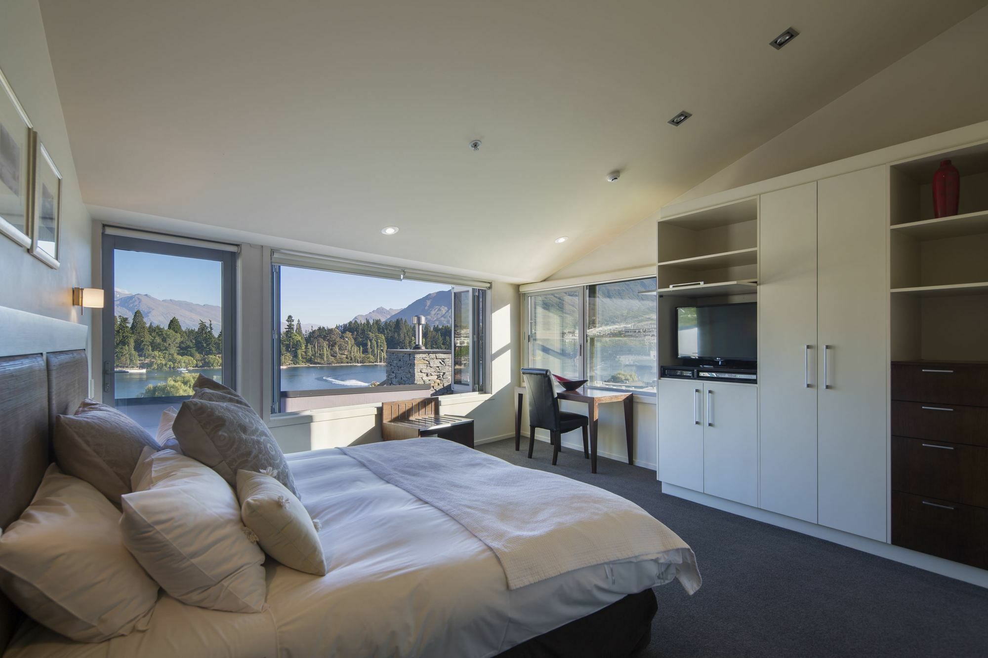 Shotover Penthouse & Spa By Staysouth Apartment Queenstown