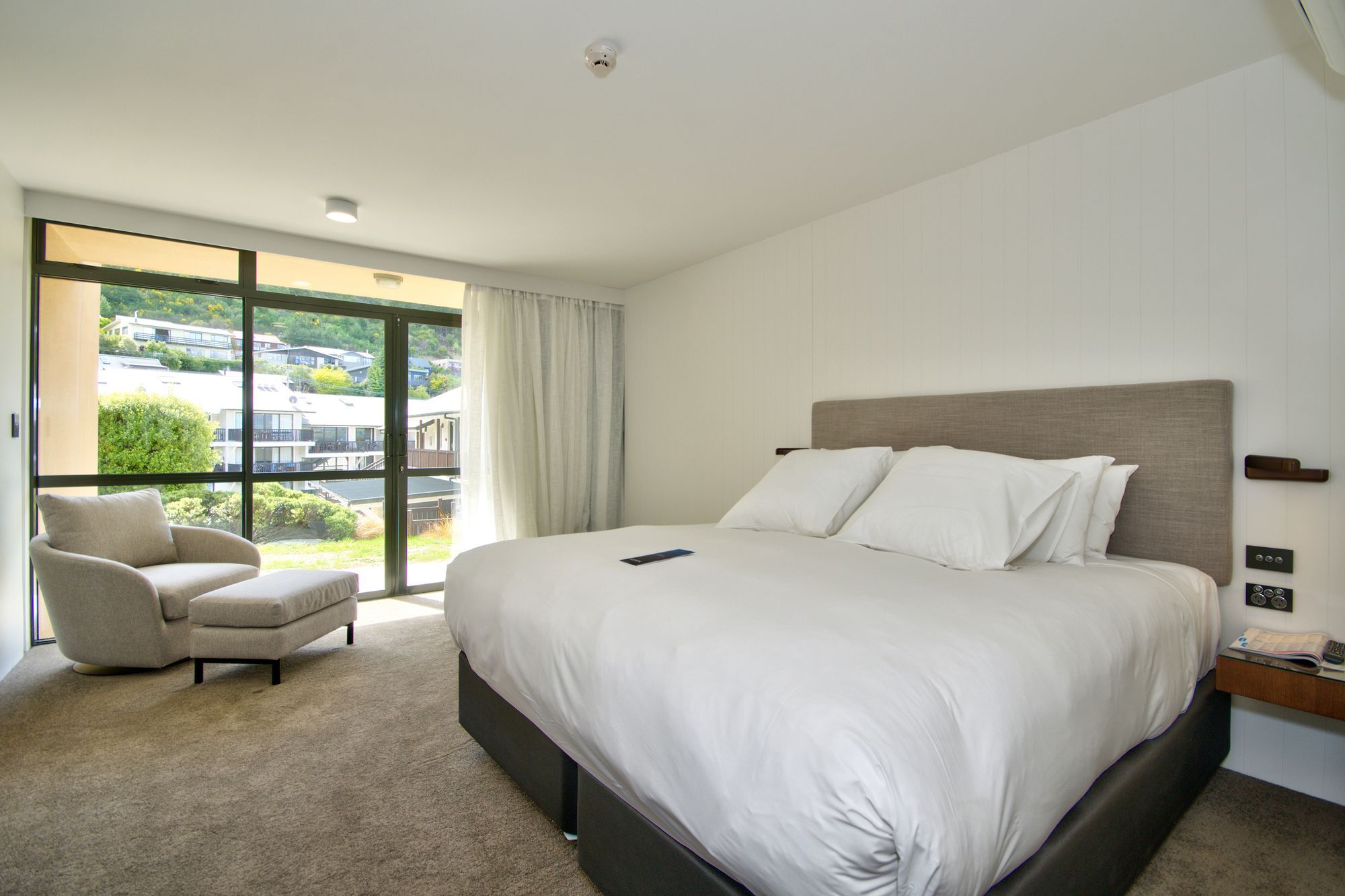 Kamana Lakehouse Hotel