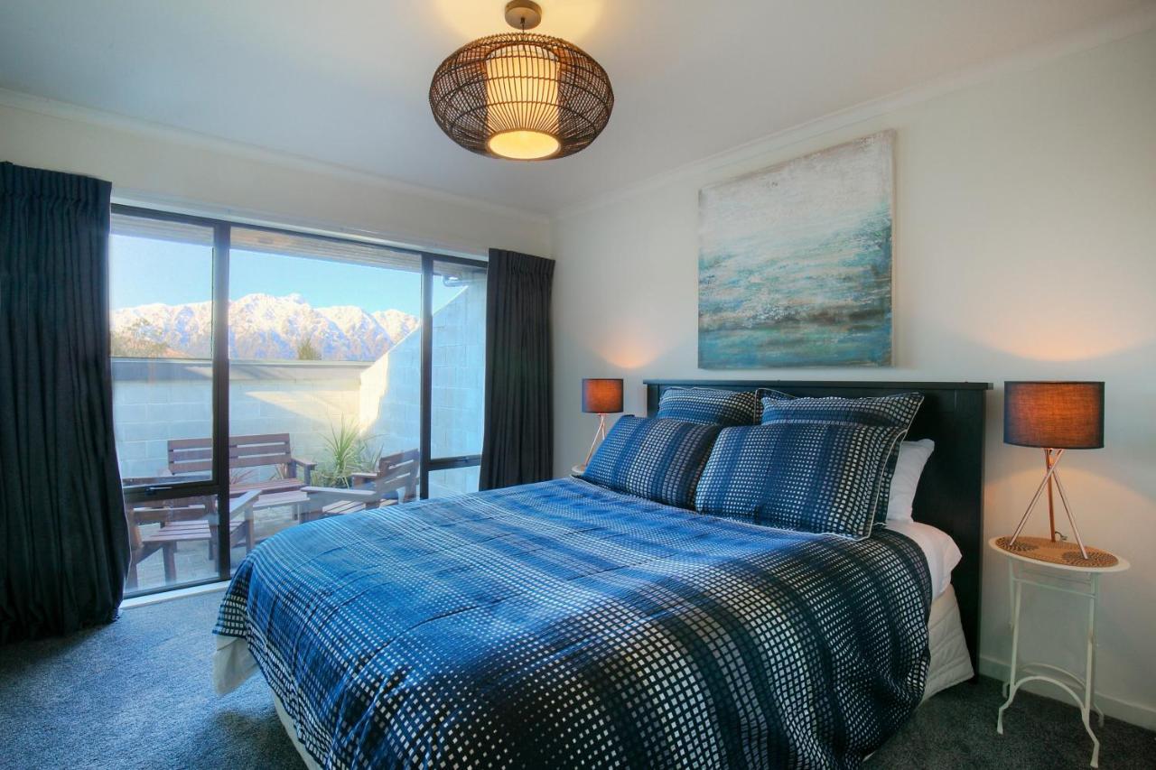 Alpine Haven, Panoramic Lake Views Holiday home